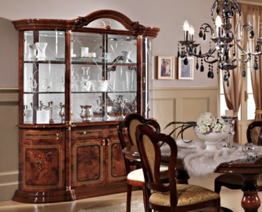 Витрина для гостиной – где купить в Москве?