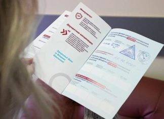 В России вакцинированным от COVID-19 начнут выдавать паспорта привитого