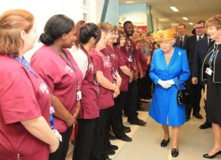 Елизавета II сделала прививку от COVID-19