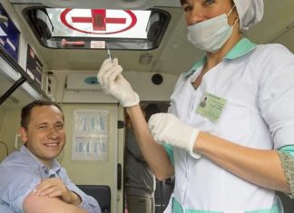 В Москве расширяют перечень категорий граждан, которые могут вакцинироватся