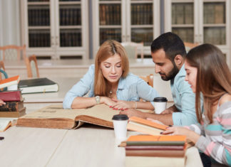 День филолога 2021: какого числа, история и традиции праздника