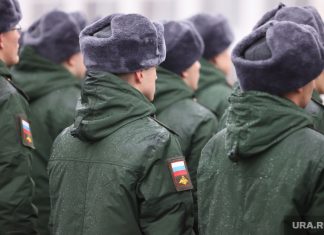 Российские власти готовятся к набору 400 тысяч контрактников